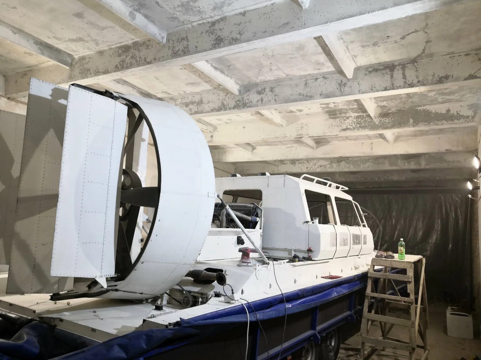 Работа катер. Работники корабля. Корвет 850 катер гимс. Океанский буксир-спасатель барс. Хивус 10 вебасто.