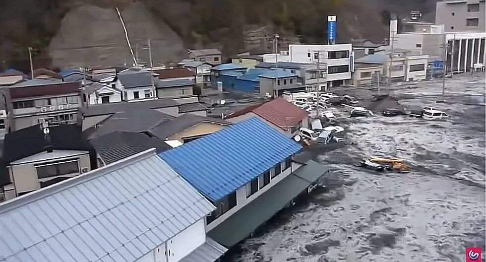 Японии 2011 видео. Япония сендай цунами. Цунами цунами в японии 2011. Цунами в японии в 2011. Цунами в японии видео.