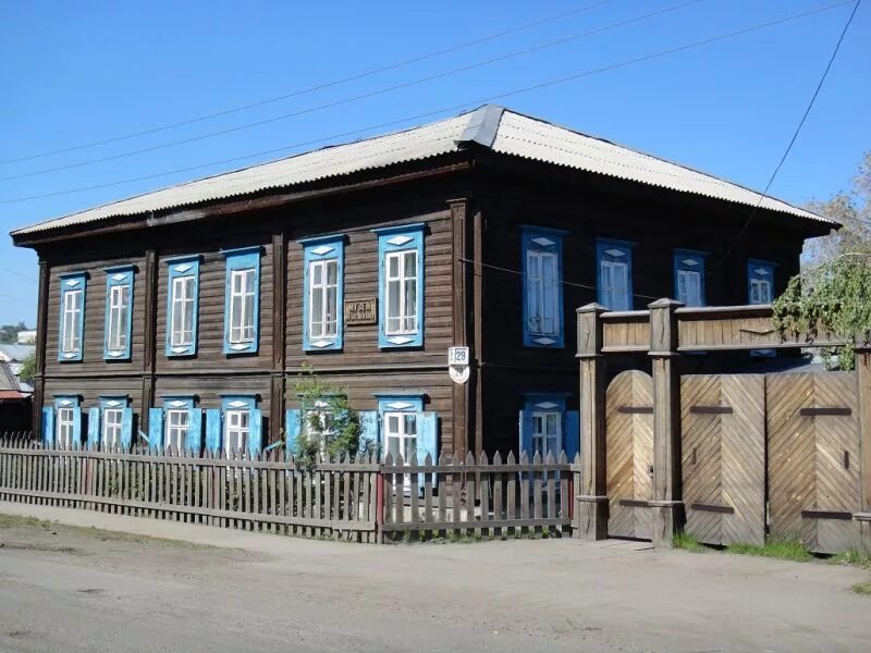 Дом достоевского новокузнецк. Дом музей достоевского кемеровская область. Дом байкалова. Краеведческий музей села байкалово. Сауна байкаловский.