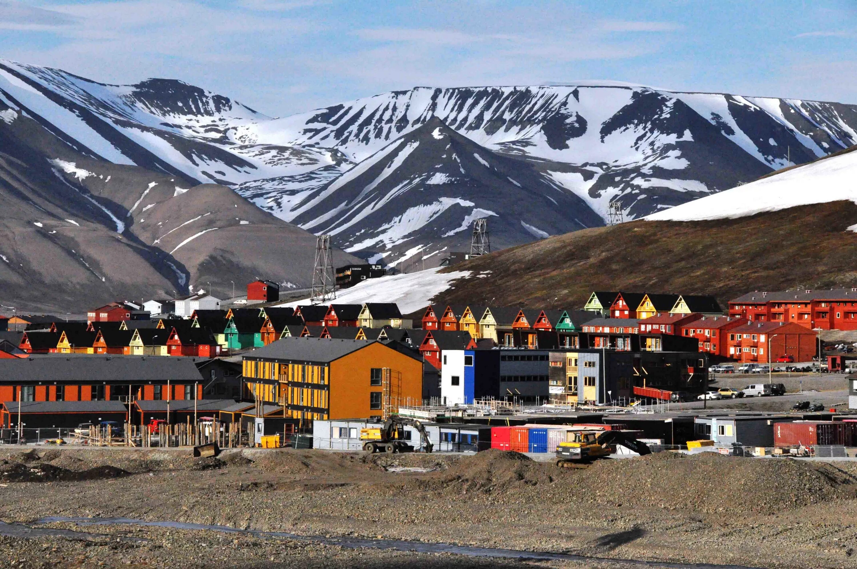 Лонгйир Longyearbyen Норвегия. Архипелаг Шпицберген Норвегия. Лонгйир, Шпицберген, Норвегия. Лонгйир (Longyearbyen), Шпицберген.