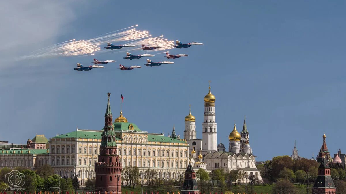 борт №1. самолеты над красной площадью. кремль москва и самолет летит. картины художников самолеты. летающий кремль самолет.