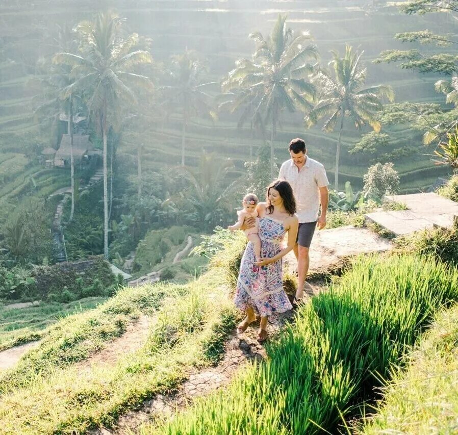 Зимовка на бали с двумя детьми. Путешествие бали с ребенком. Бали с ребенком куда. Лето пляж дети. Дети на бали.