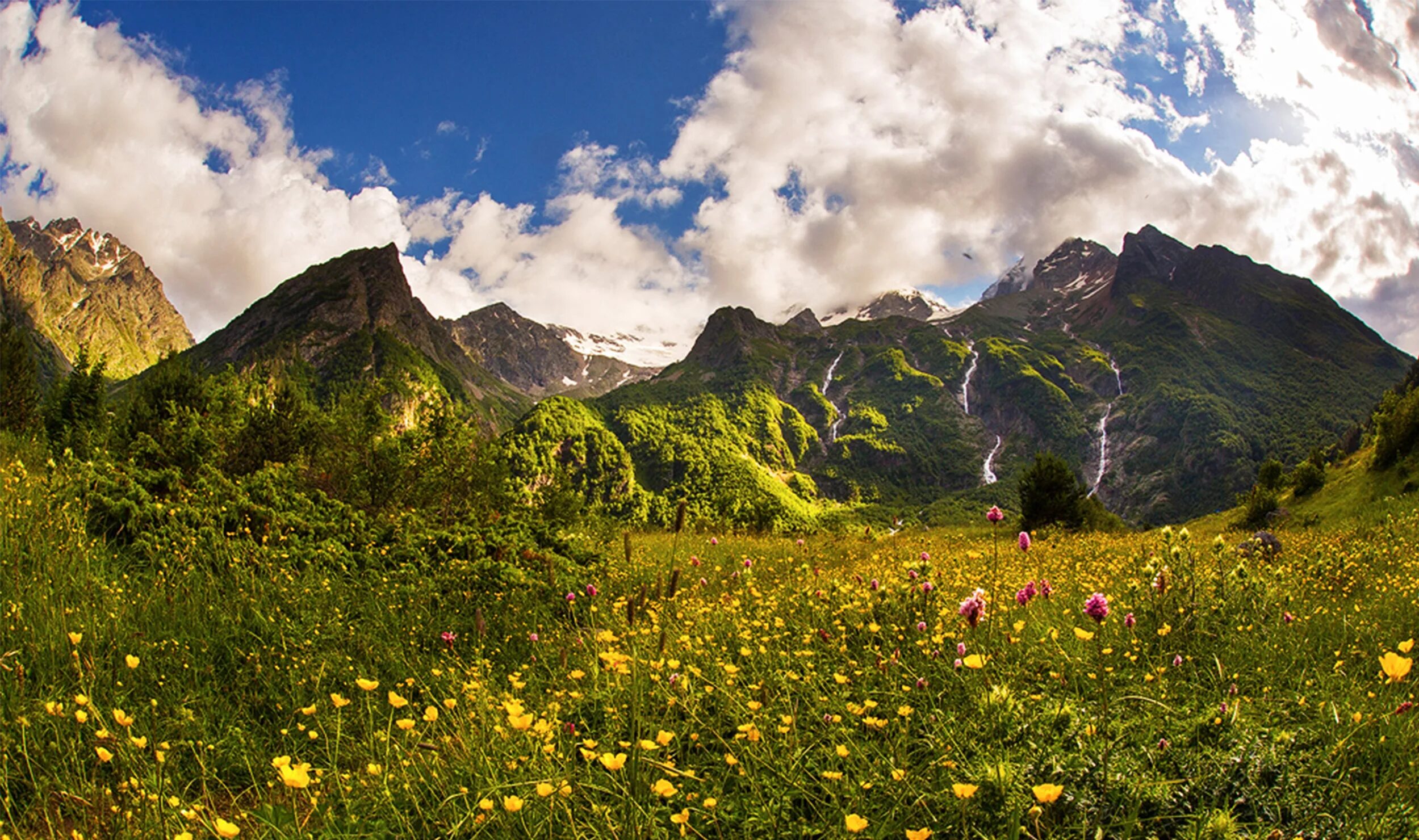 Полян три. Красная поляна сочи экскурсии. Косая полка эльбрус. Поляна окруженная лесом. Красивая поляна нуримановский район 2022.