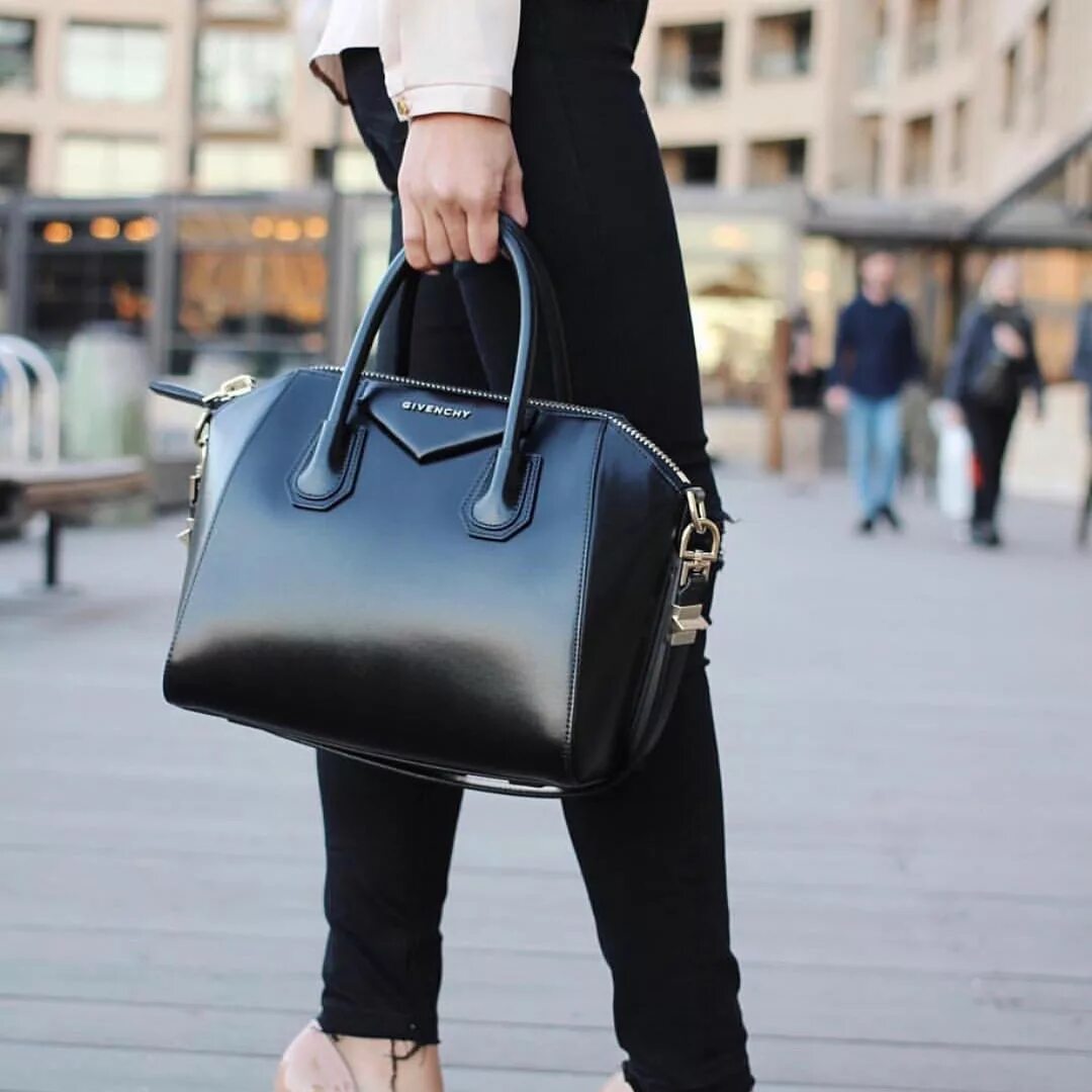 Сумка-хобо женская 2022. Модные сумки. Сумка для формы. Модные сумки 2022 2022 тренди. Модные классические сумки.