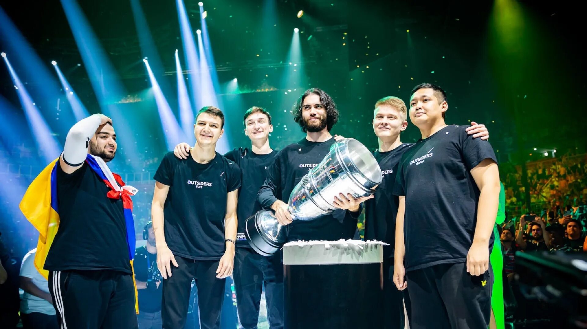 Iem rio. Rio Major 2022 CS go. Rio Major 2022 Кубок. IEM Rio Major 2022 Кубок. Киберспортивная команда Outsiders.