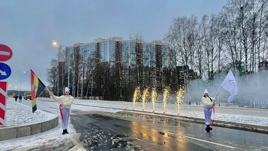 Праздник в кудрово. Мост через оккервиль в кудрово. мост в кудрово через реку оккервиль. река в кудрово. новый мост в кудрово.
