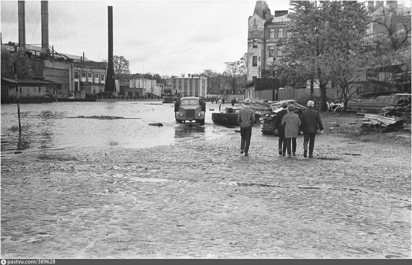 Наводнение сентябрь 1924. Наводнение в ленинграде 1967. наводнение в санкт-петербурге 1924. наводнение в питере 1924. наводнение 1924 года в ленинграде.
