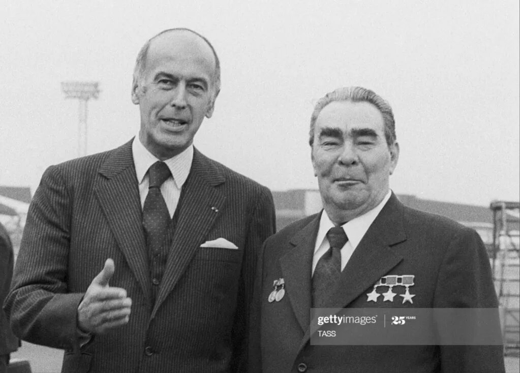 Лето 1972 года. Июня 1977. Школа 1995 москва. Выпускники школы 1978 года. Выпуск 1972.
