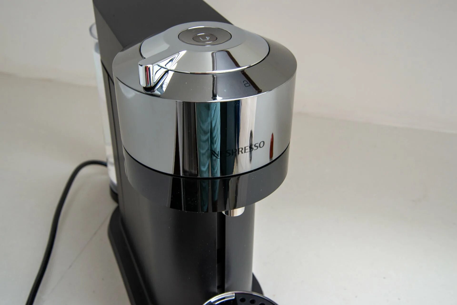 Vertuo next. Nespresso vertuo luxury teal. vertuo delux silver. vertuo next deluxe silver titan dark chrome.