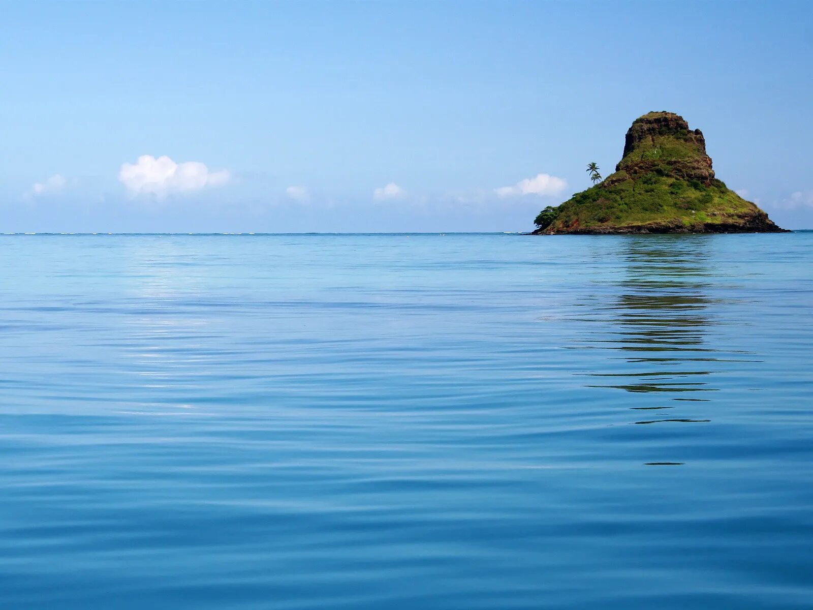 мадейра каменный пляж. побережье океана. рыбацкий остров каспийское море. остров среди океана. море острых.