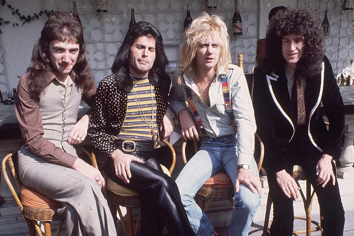 Queen слушать в качестве. Queen Band. Квин 1970. Группа Квин Богемская. Queen Богемская рапсодия.