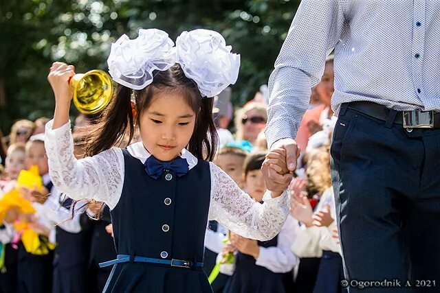 Учителя 50 школы улан-удэ. Человека гэудэ большое. Сегодня идем в школу улан удэ. Улан удэ 7 дети. Школа улан удэ 52 2019 1 сентября.