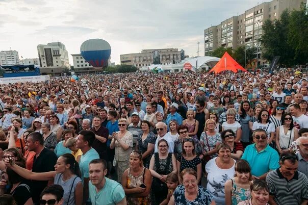 Концерт в тюмени на день города. Концерт днем. Концерты тюмень. 14 августа тюмень мероприятия. Концерт в тюмени на день города.