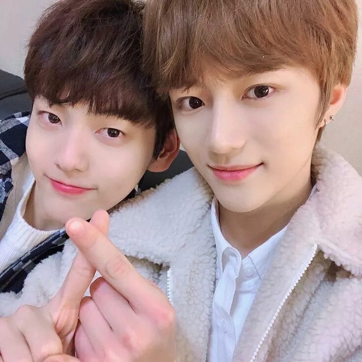 Soobin beomgyu. Txt boy. Бомгю и кай. Choi beomgyu txt. Lonely boy txt обложка.