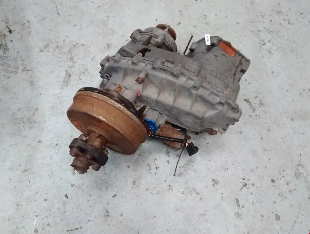 4. Раздатка range rover 2. Раздатка range rover. Раздатка land rover range. Раздаточная коробка рендж ровер спорт l320.