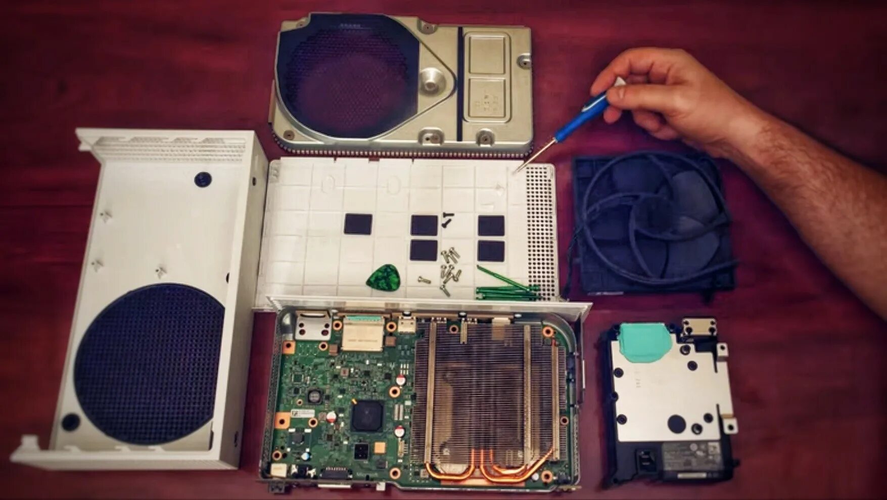 Xbox Series s разобранный. Xbox Series s в разборе. Teardown Xbox Series x. Xbox Series s внутри.