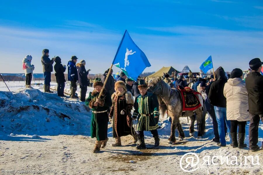 Едяй хангаласский улус. Памятник орел хангаласский улус. Немюгюнцы хангаласский улус. День якутии 27 апреля. Октёмцы якутия.