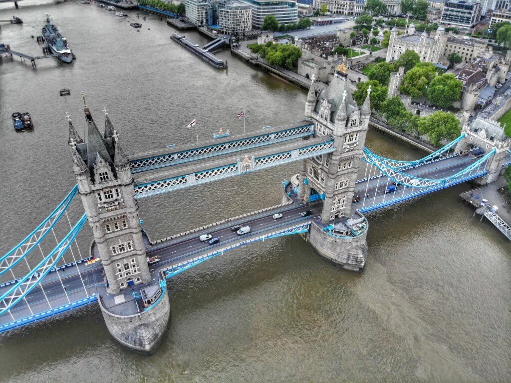 Включи london bridge. Тауэрский мост. Тауэрский мост (London). Лондон мост Тауэр бридж. Тауэрский мост достопримечательности Лондона.