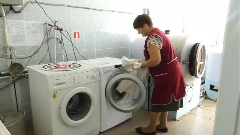 Кастелянша в общежитии студентов. Юзефовская комендант общежития. Кастелянша в общежитии. Хаускипинг. Прачка в доу.