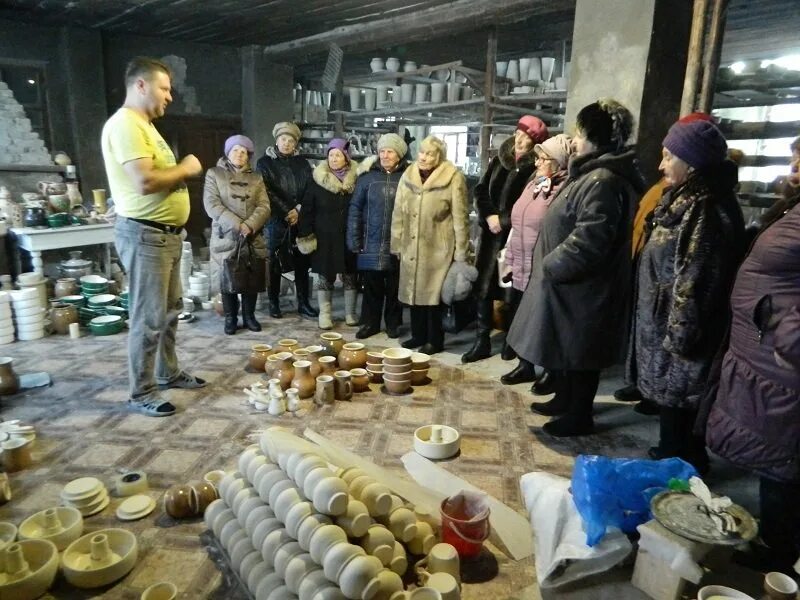 Село Коровино Меленковского района. Село Коровино Владимирская область. Гончары Малаховы Меленковский район. Гончарная мастерская Малаховых село Коровино. Промыслов семья