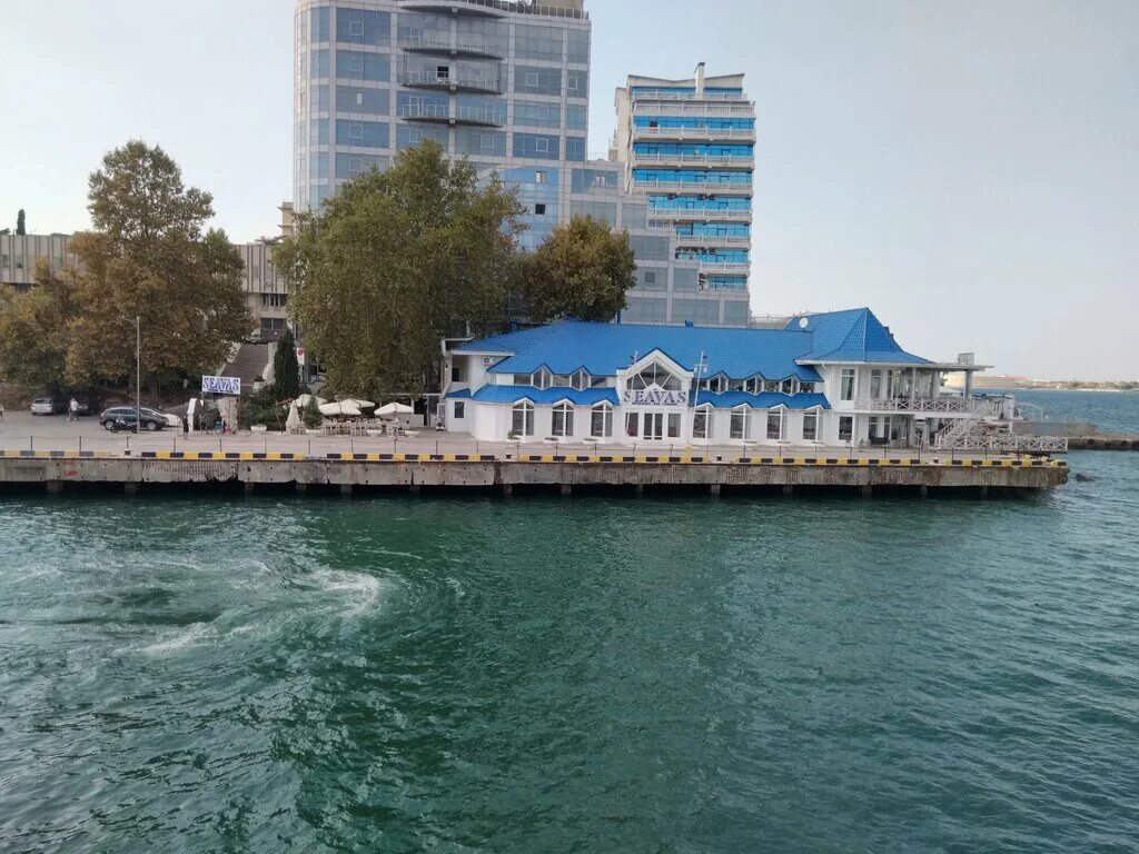 Северная пристань в севастополе. Графская пристань. Набережная адмирала клокачева севастополь. Зангезур корабль севастополь. Екатерининская пристань севастополь.