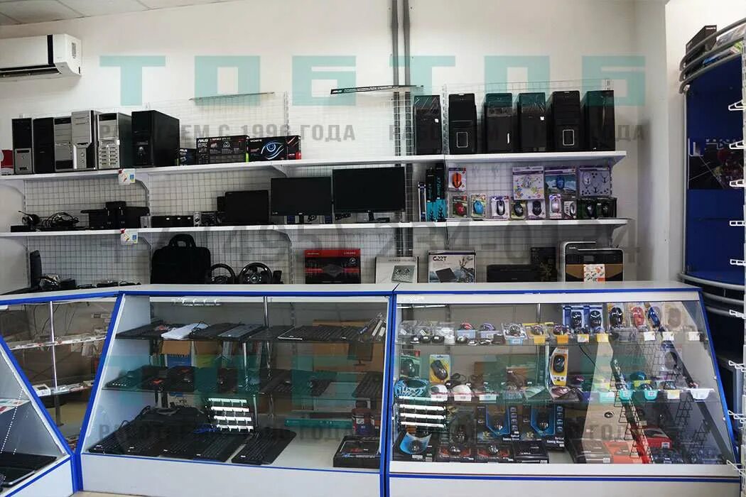 Комплектующие для пк в днс. Магазин запчастей для компьютеров. Магазин комплектующих для компьютера. Магазин техники. Магазин компьютеров.