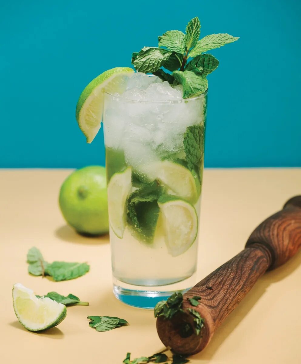 Как делать мохито. Мохито Моджо. Верджин Мохито. Морс Мохито. Mojito Cocktail.