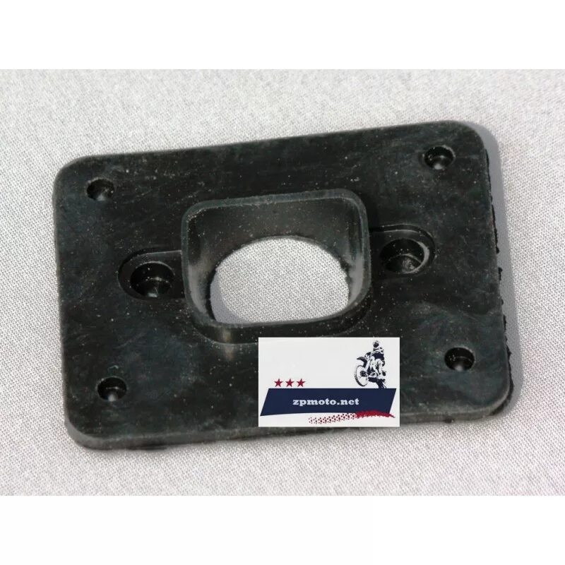 Крышка цилиндра б/п husqvarna 137/142. Патрубок карбюратора бензопилы 45/52. Между карбюратором и цилиндром. Патрубок между карбюратором и цилиндром хускварна 137. Теплоизолятор для триммера чемпион т334.