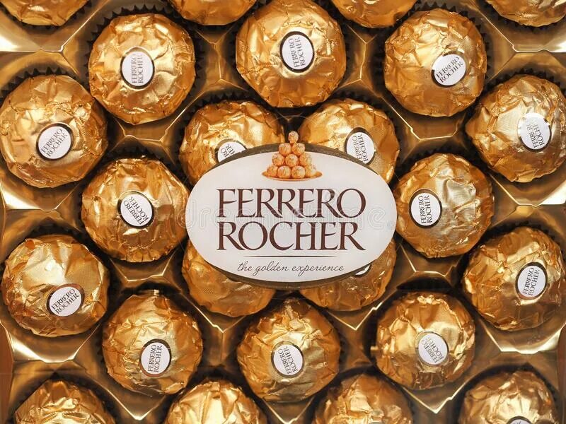 Реклама ферреро роше. Ferrero Rocher реклама. Ferrero Rocher Italia. Реклама шоколада Ферреро Роше. Ферреро Роше реклама девушка.