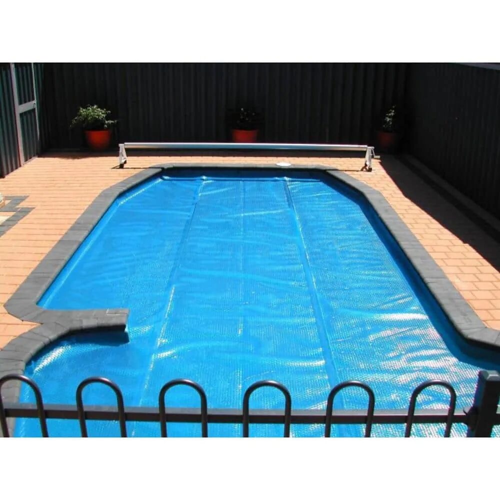 Motorized pool. Накрытие бассейна. обложка бассейн. синий бассейн. swimming pool обложка.