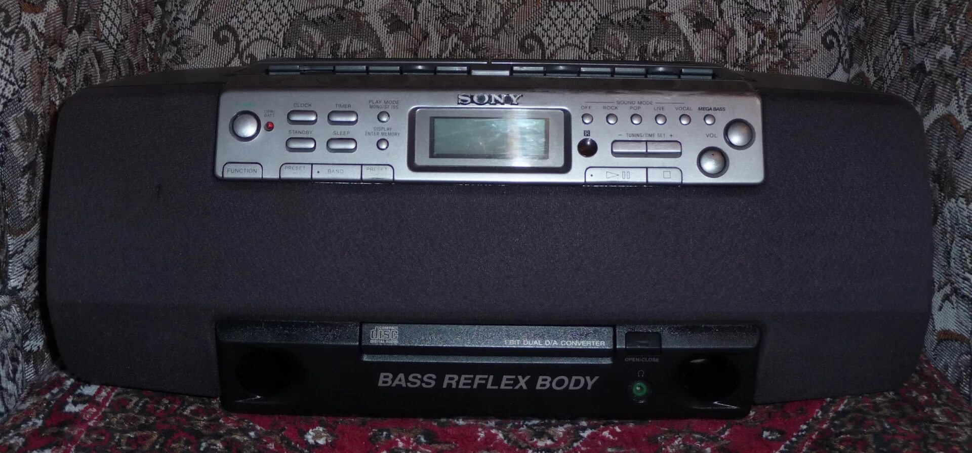 Ruff style bass reflex martik c. Sony CFS-w501. Магнитофон Sony CFS-715s. Sony Bass Reflex body. Магнитофон сони басс 2013г.