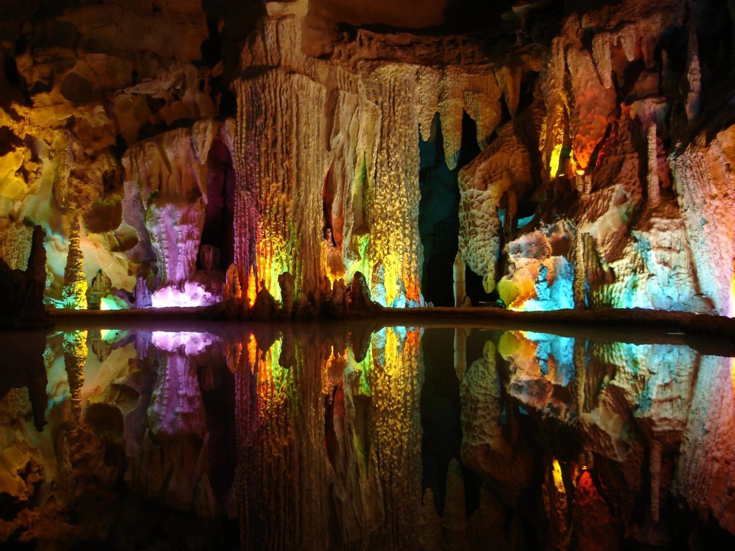 Caves de. Пещера Морганс-Кейв. Коралловая пещера Морганс-Кейв Колумбия. Пещеры Дженолан.