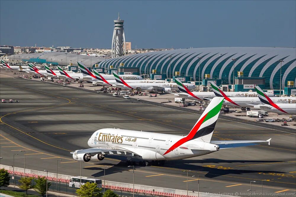 Споттинг в аэропорту Дубая. DXB Dubai. Самолет Дубай. Самолеты Дубай стоянка. Авиарейсы в дубай