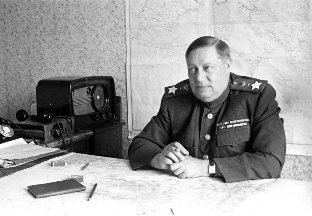 Маршала федора толбухина. Фёдор иванович толшбухин. Фёдор иванович толбухин. Маршал толбухин в молодости. Фёдор иванович толбухин.