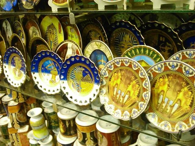 Что привезти из египта шарм эль шейх. Шарм-эль-шейх сувениры. египет шарм-эль-шейх магазины. старый рынок шарм-эль-шейх. египетские сувениры лавка шарма эль шейх.