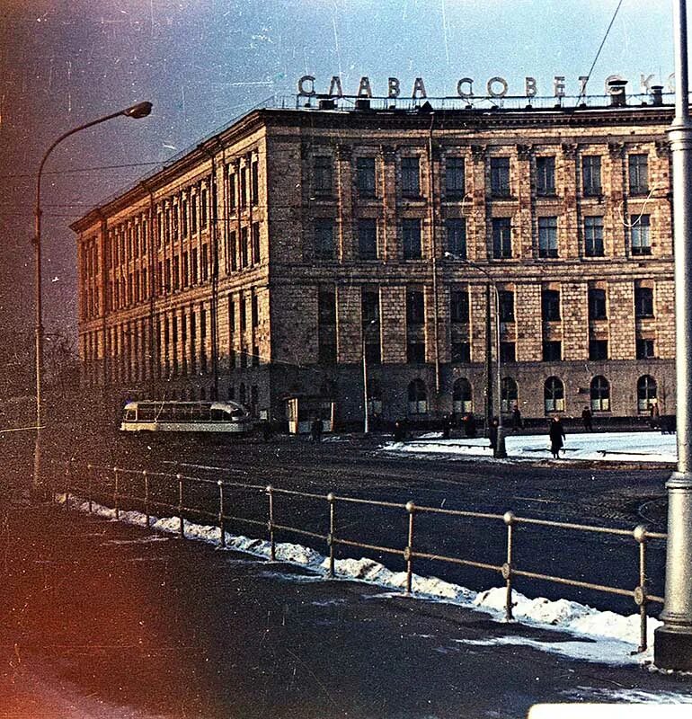 работы на светлановской площади