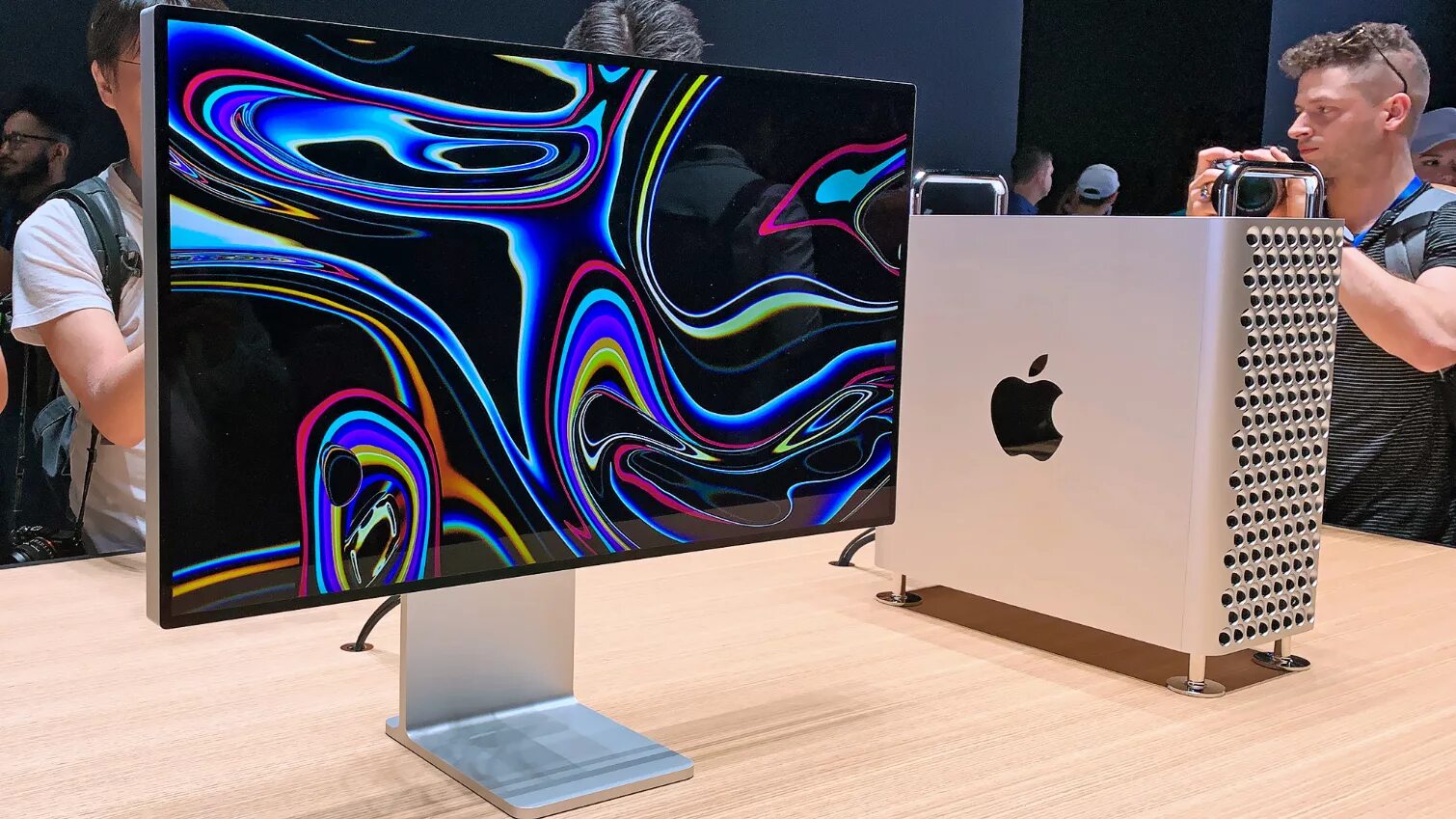 Самый дорогой экран. Apple Mac Pro 2021. Компьютер Apple Mac Pro 2019. Apple Mac Pro 2022. Apple Pro display XDR.