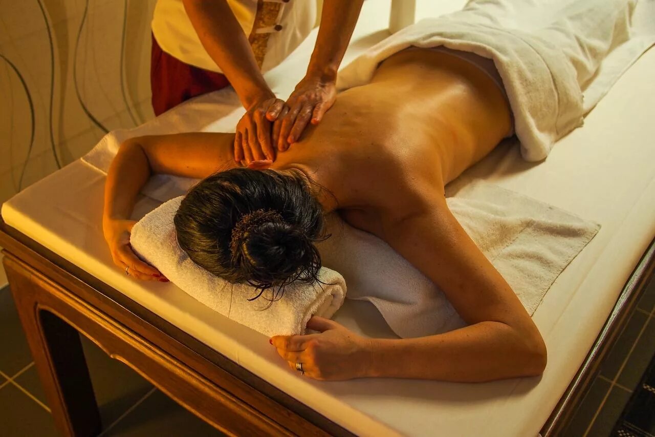 Angel massage. Wellness Spa. 200 X 195 релакс Гранд массаж. Ангелы Чарли массаж. Ангелы Чарли тайский массаж.