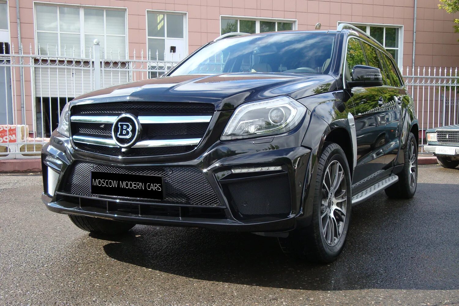 Купить gl 400. Mercedes gl 400. Mercedes gl 400 AMG. Gl 400 Мерседес x166. Gl x166 Brabus.