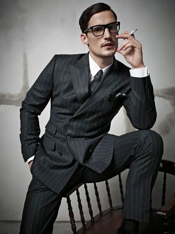 Стильный мужчина. Мужчина. Деловой костюм мужской. Мужчина в строгом костюме. Смокинг hugo boss 2020.