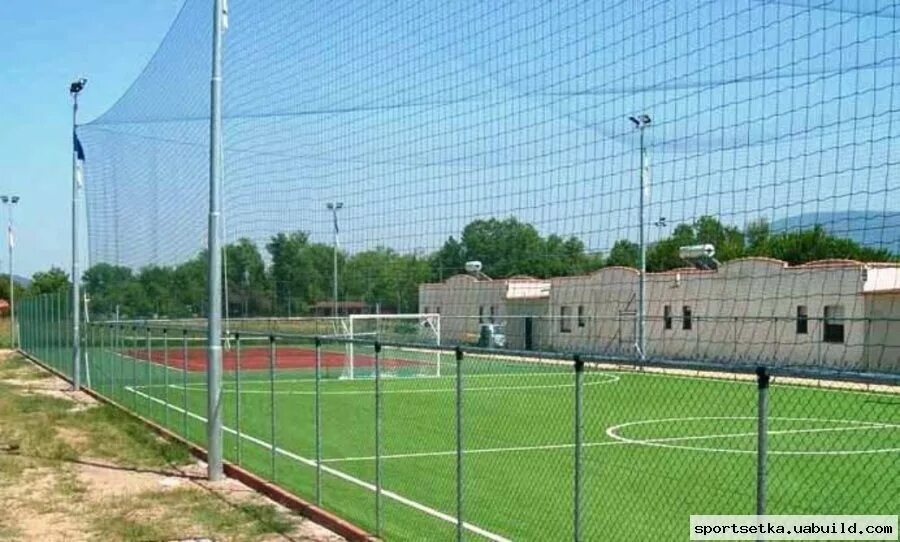 Сетка заградительная 100х100 для футбольного поля уличная. Панельные заборы fensys. Защитная сетка для спортивных площадок. Сетка для футбольного поля. Сетка для футбольного поля.