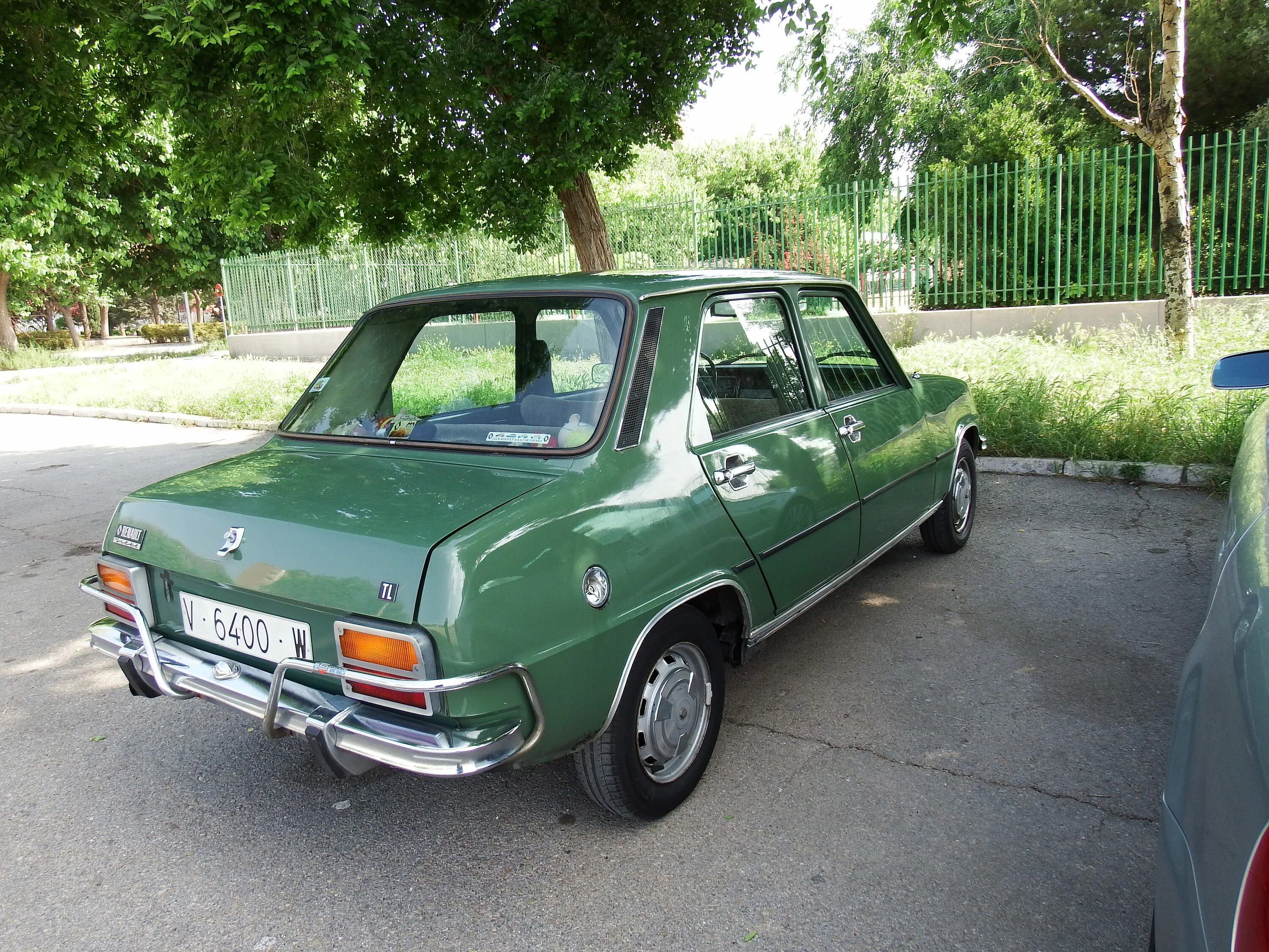 Renault 7. Renault 7 TL. Рено 7 зелёный. Рено 7 года.