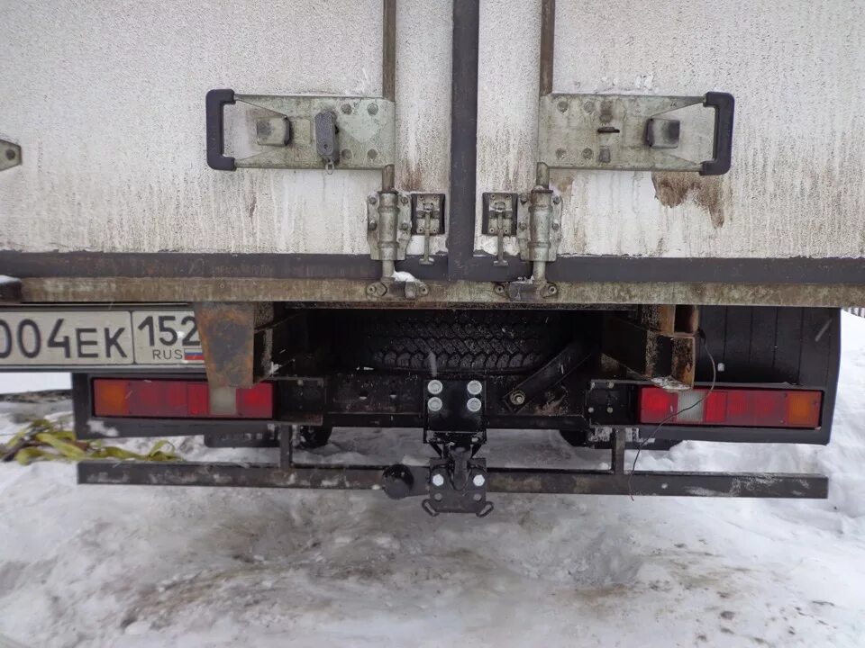 Фаркоп 3302. Фаркоп газель 3302 грузовая. фаркоп газель некст фермер. фаркоп на газель 32213. фаркоп траверс на газель 2705.