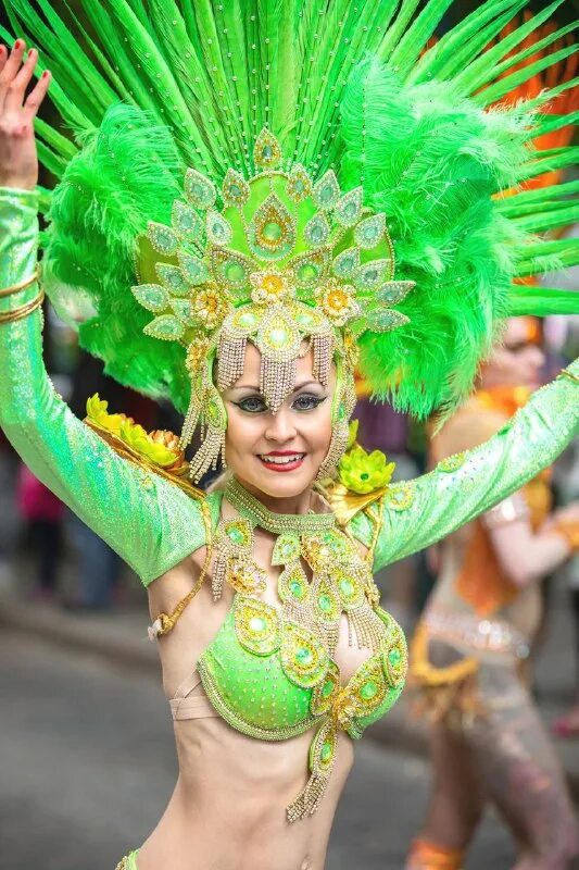 Карнавал ницца в феврале. Карнавал во французской гвиане. Карнавал 10. Рио де жанейро люди. Карнавал в барранкилье, колумбия.