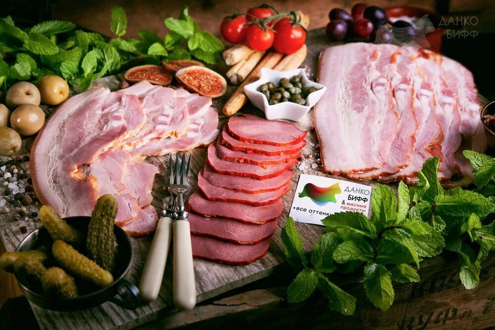 Дегустация в магазине. Колбасы и копчености. Дегустация мясных и рыбных. Мясные продукты. Дегустация мясных и рыбных.