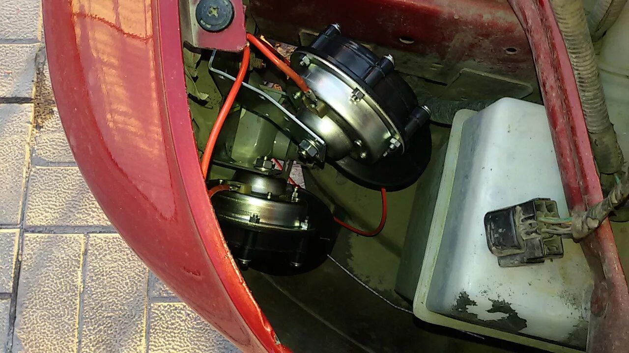 Звуковой сигнал лачетти артикул. Фишка на звуковой сигнал лачетти. Сигнал шевроле лачетти. Сигнал шевроле лачетти. Лачетти цепь сигналов заднего хода.