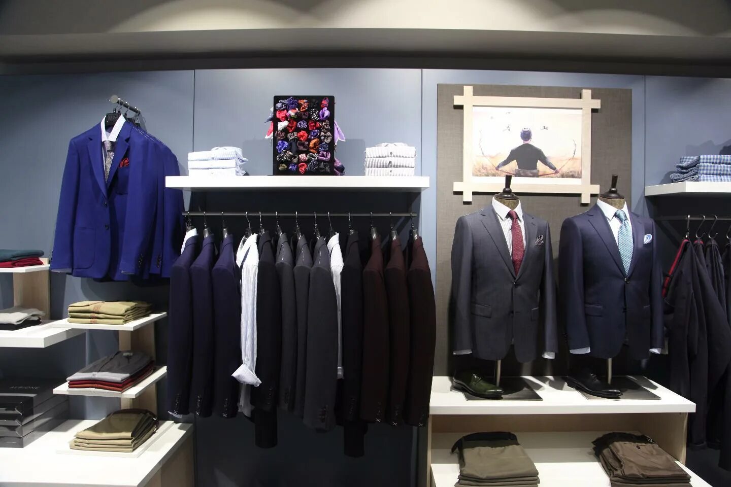 альбион магазин. вернадского, 86а. пальто albione. мужчины на официальном мероприятии. альбион магазин мужской одежды.