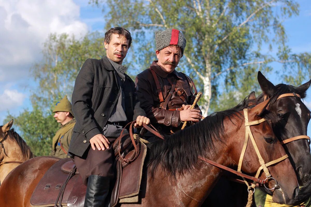 Сериал красные горы мацуока. Красные горки сериал. Красные горы содержание. Красные горы сериал 1 сезон. Евгений цыганов красные горы.