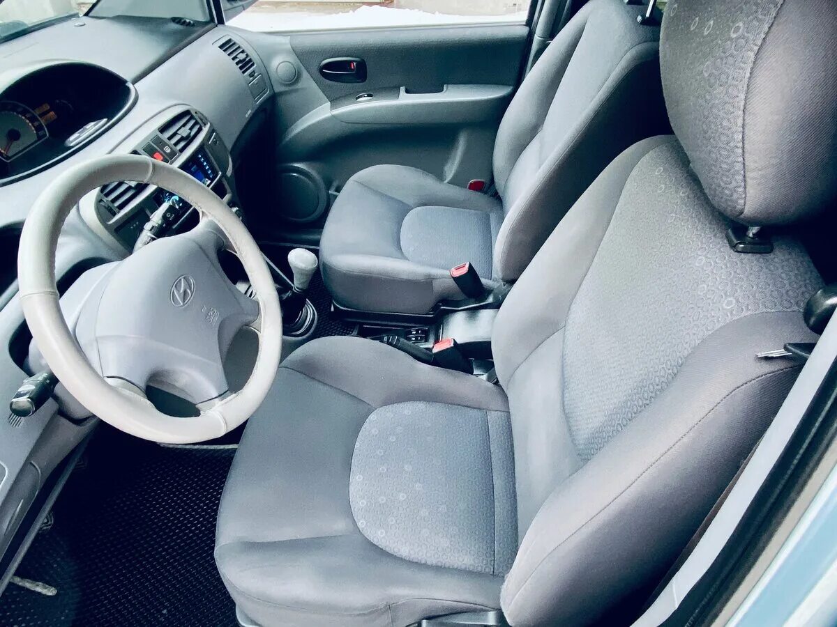 хендай матрикс заправочные порты. хендай матрикс салон. 6 механика. 977011c250 компрессор кондиционера. 8 gls 2004.