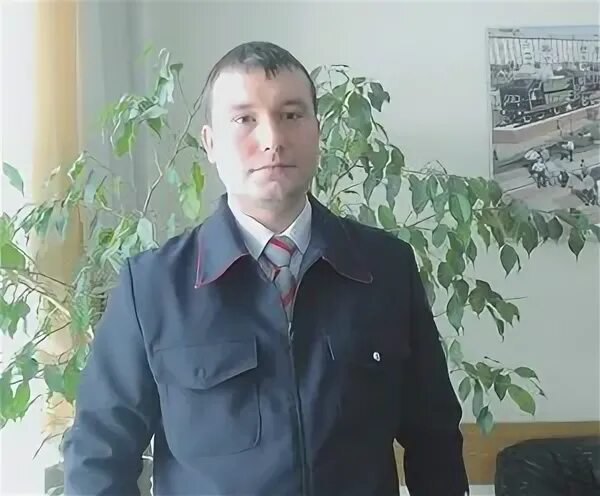 Молодой начальник видео. Молодой начальник. Менеджер объясняет. Молодой начальник. Молодой начальник видео.